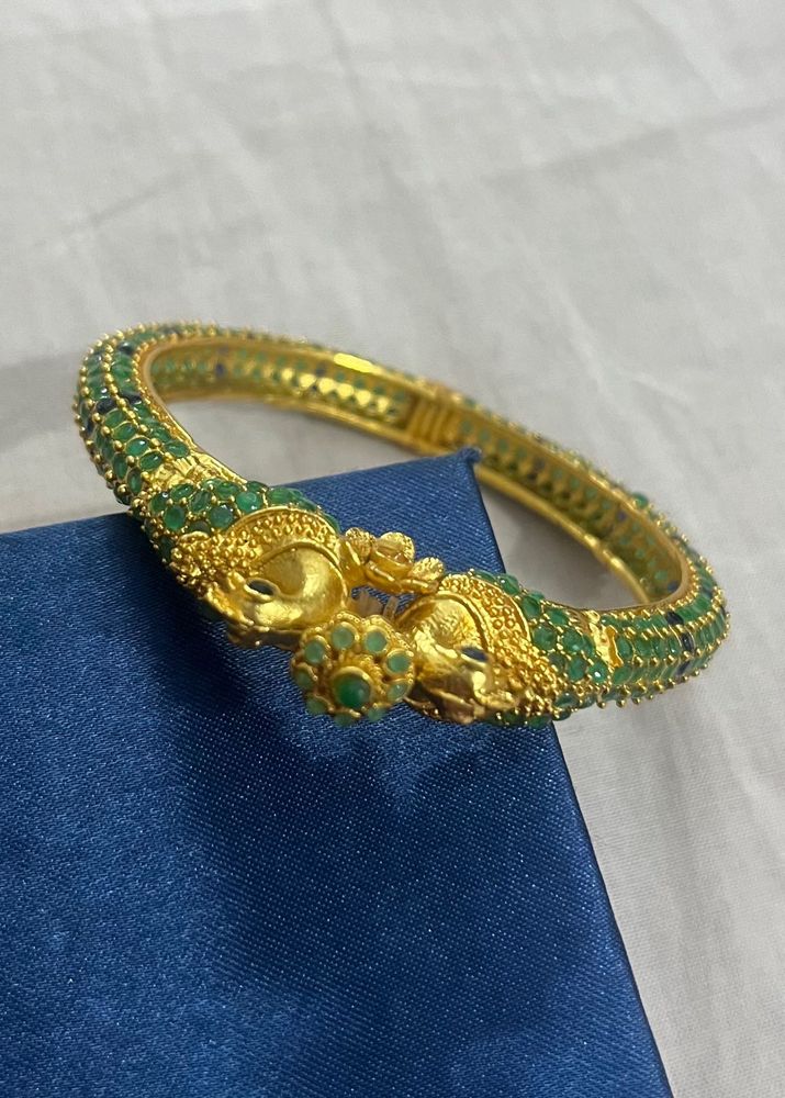 Exquisite green stones Peacock Bangle