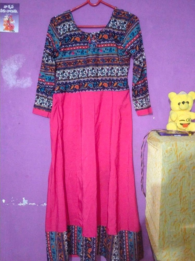 Beautiful Anarkali Kurta With Front Hole ..