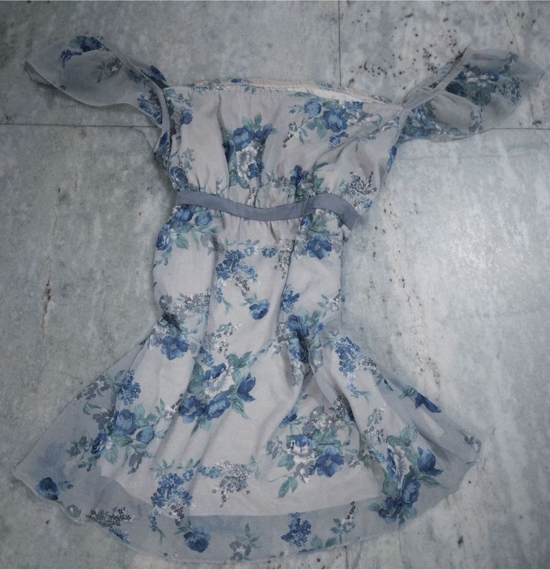 vintage off-Shoulder top