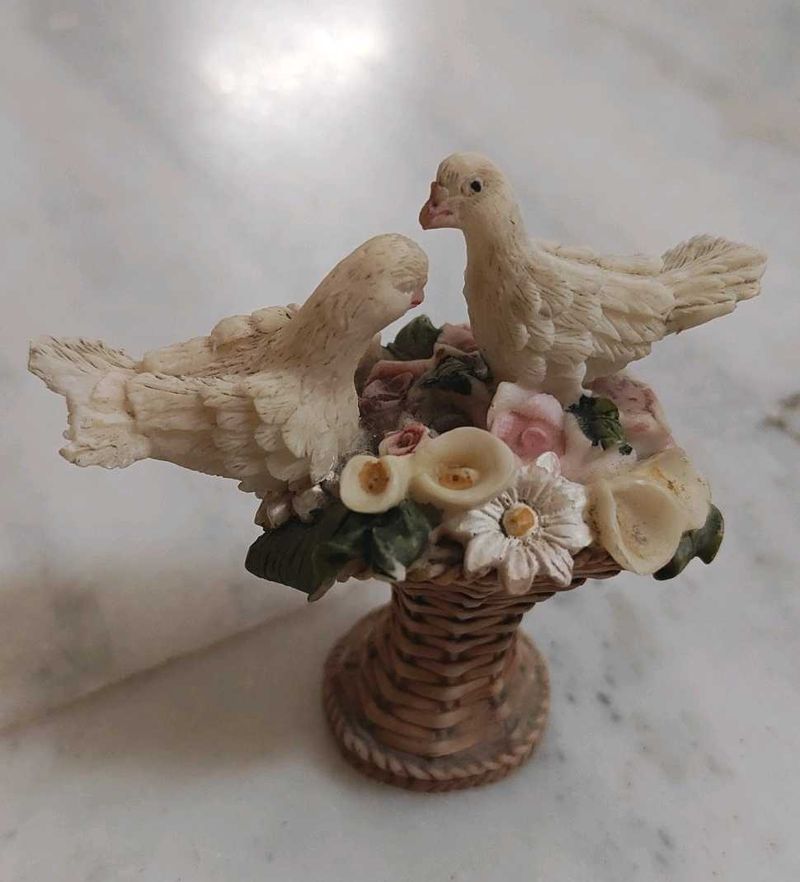 Decorative Doves &amp; Flowers Figurine