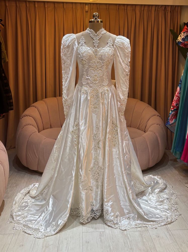 Ivory Bridal Wedding Gown