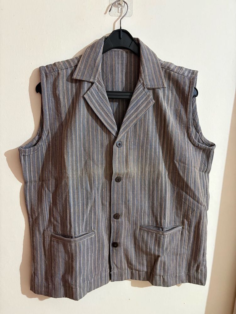 women's sleeveless jacket