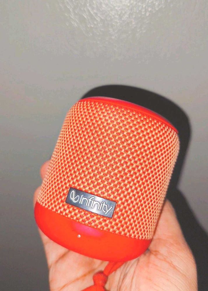 Infinity Fuze 100 BT speaker