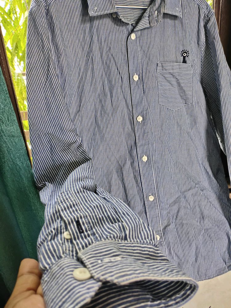 Preloved Shirt ,Size Fit Upto 40 Bust