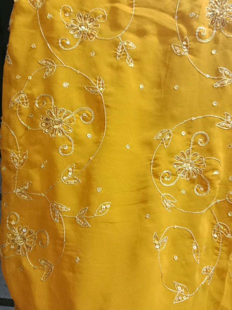 Beautiful Zaree Work Yellow 💛 Saree...
