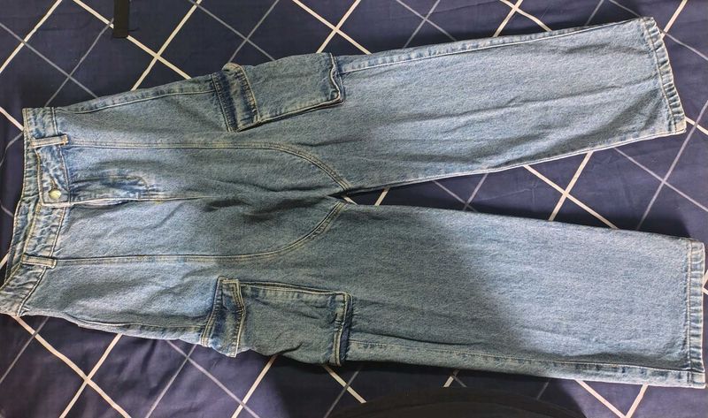 Stylish High-Waisted Denim Jeans