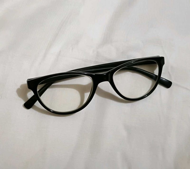 Stylish Black Cat-Eye Glasses