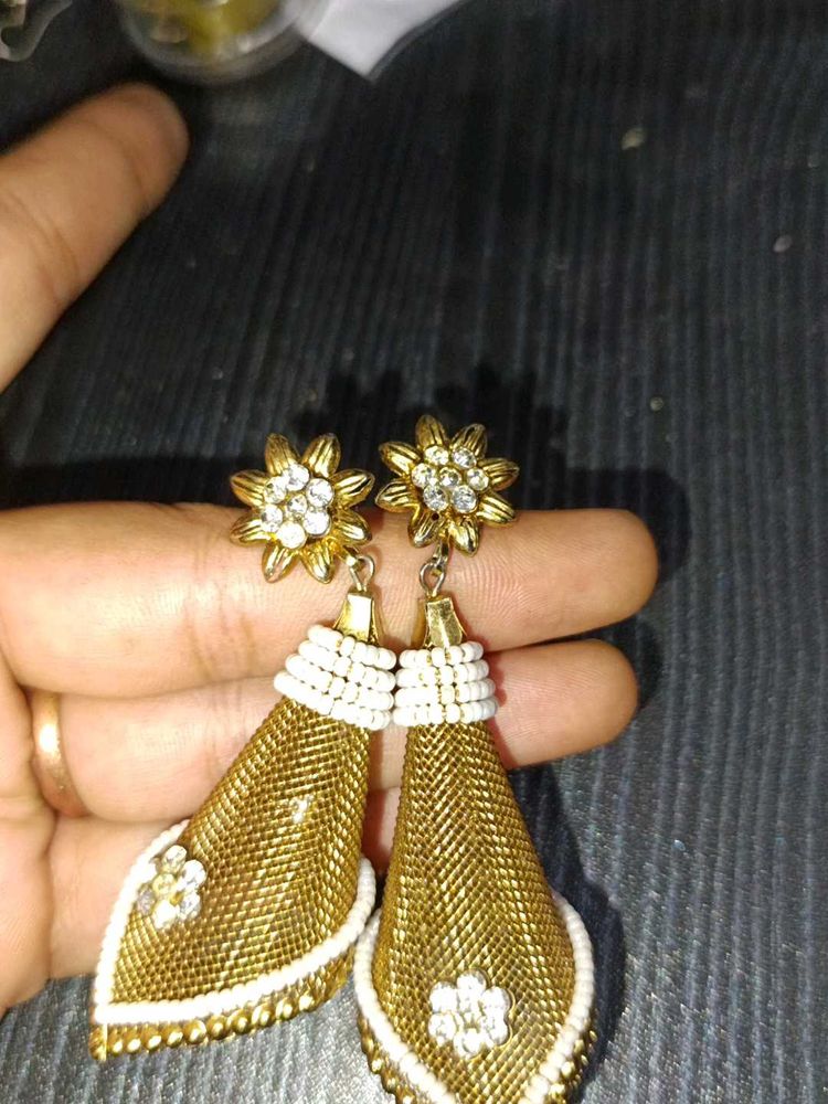 Golden Flower Dangle Earrings