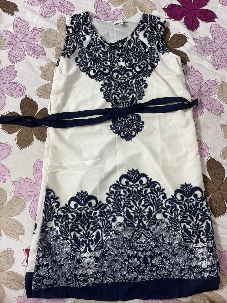 Elegant Navy &amp; White Patterned Dress