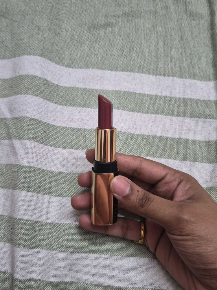 Bobbi Brown Hibiscus shade Rich Berry Lipstick