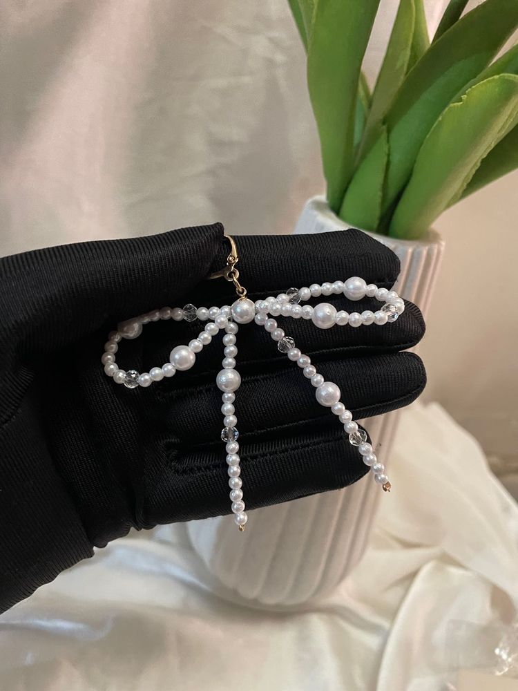 Bow Key Chain With Pearl