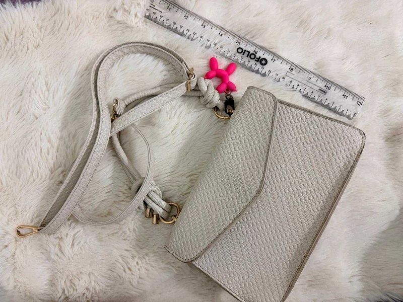 Yousta Chic Textured Crossbody Bag