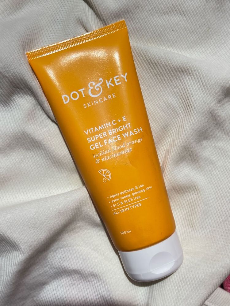 Dot &amp; Key Vitamin C+E Face Wash