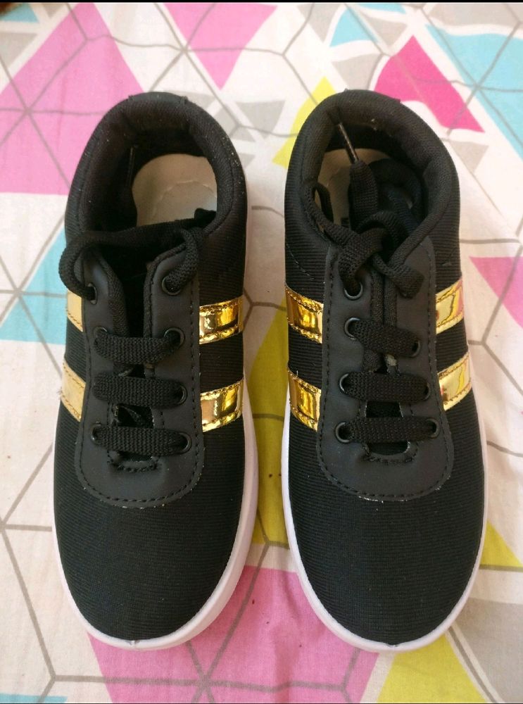 Never Used Stylish Women Casual Shoes