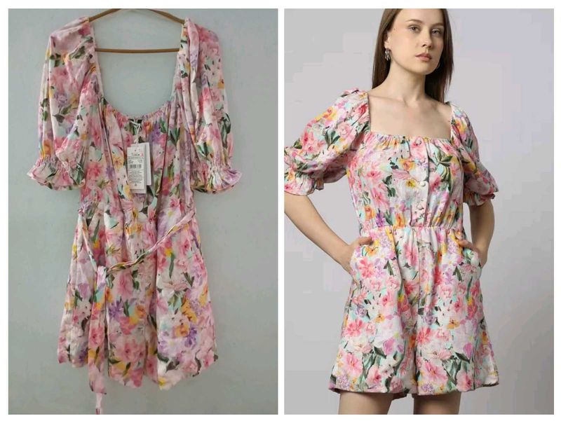 New ( with tag )Floral Print Puff Sleeve Jumpsuit