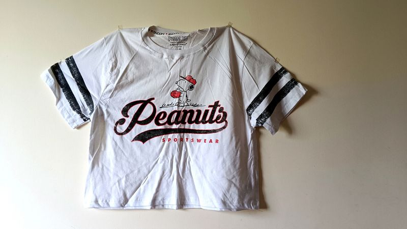 White Crop Tshirt For Stylish Ladies