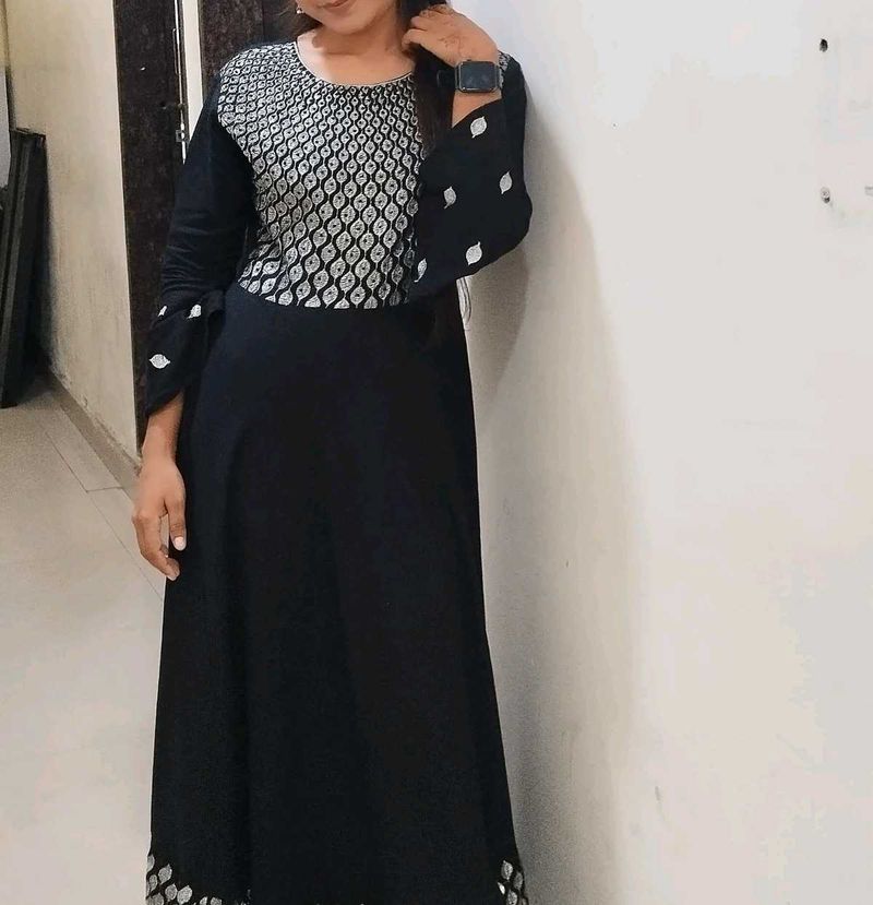 Elegant Black Kurta with Silver Embellishments