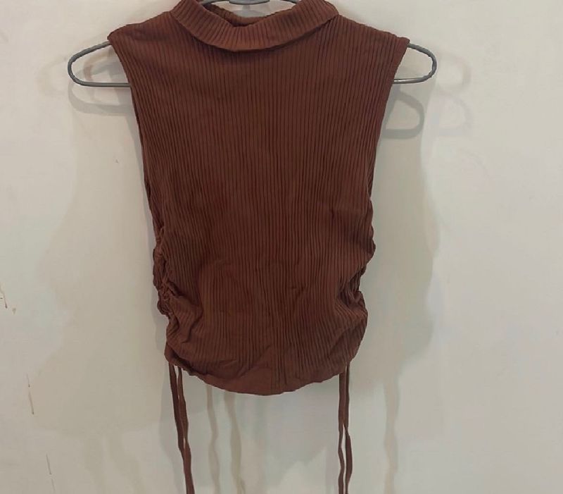 Ribbed Mock Neck Sleeveless Top