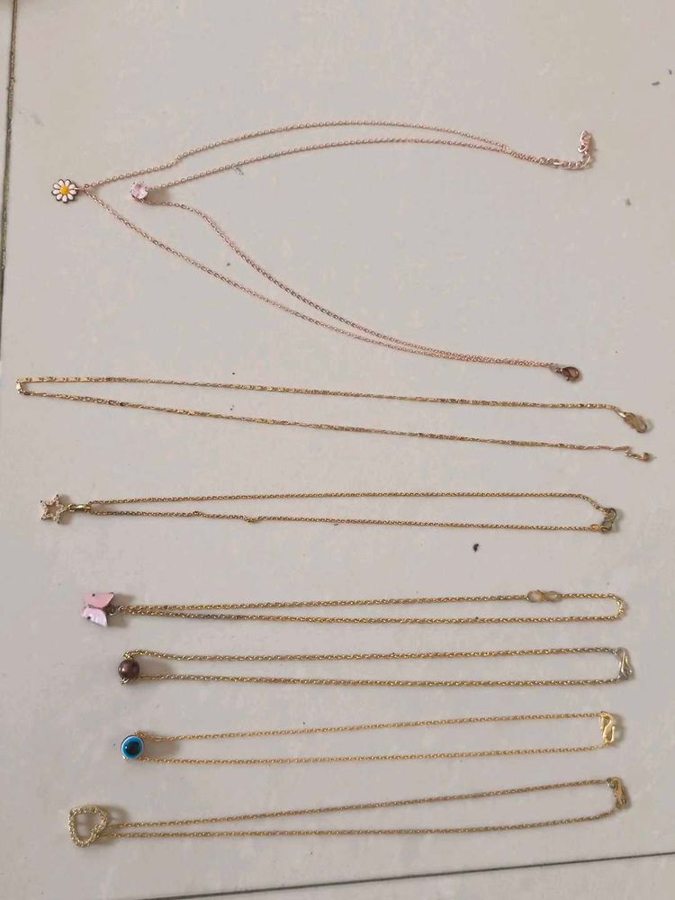 Lot of 7 Delicate Necklaces