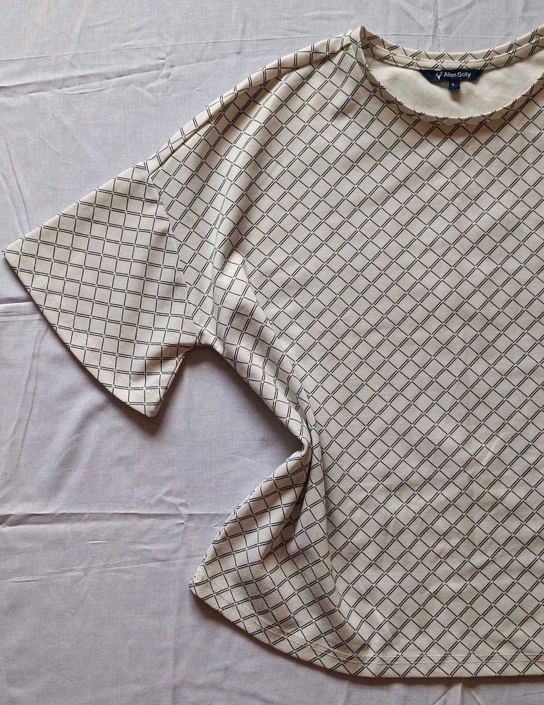 Chic Geometric Print Top