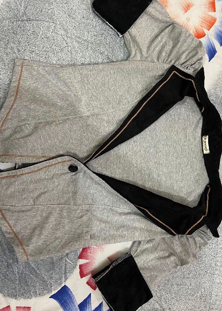 grey and black jacket