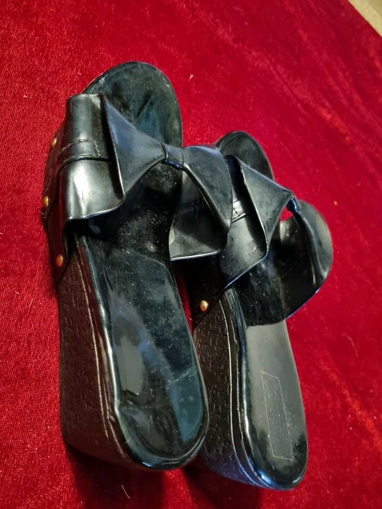 Black Bow Flats