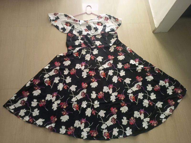 One Piece Black White Flower Print
