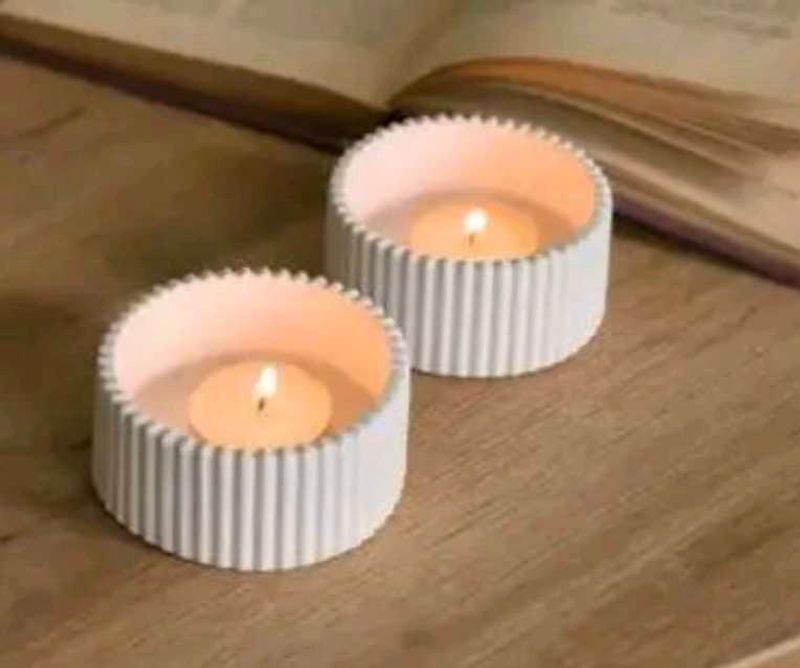 Set of 2 White Ribbed Candle Holders