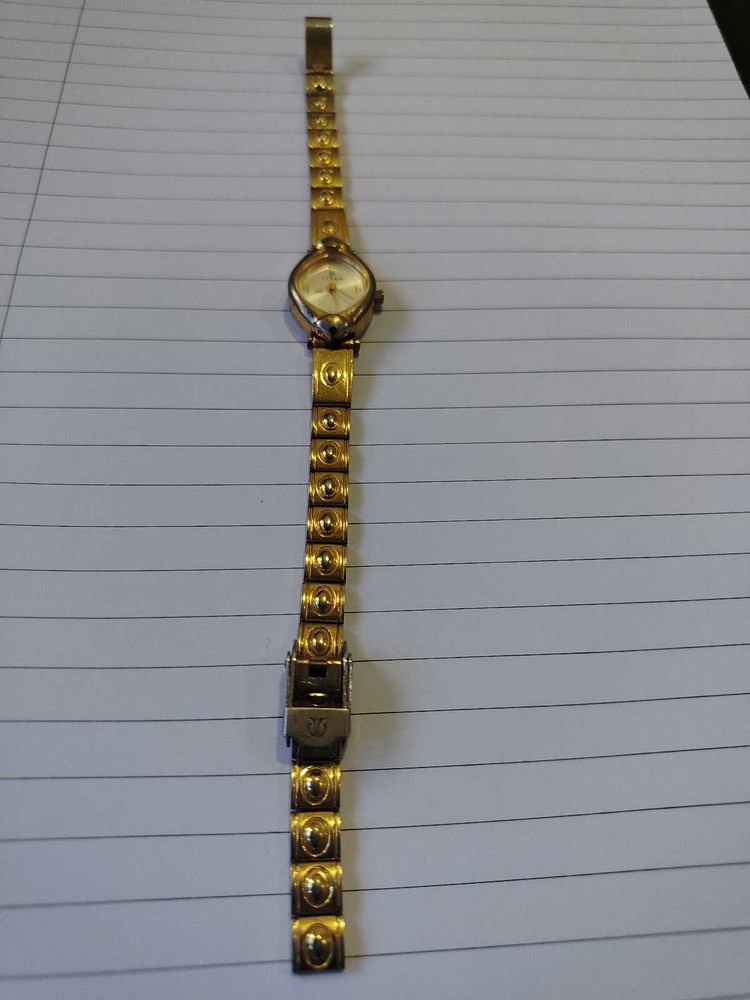 Elegant Gold Tone Women's Watch