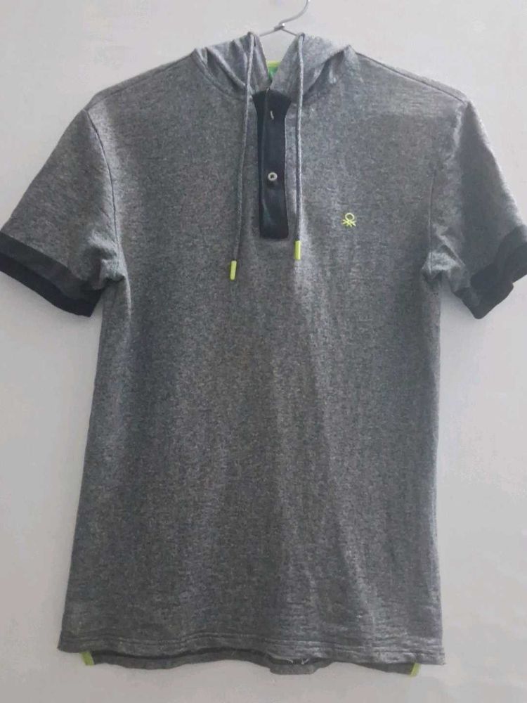 size XL Men's Grey Hooded Polo t-shirt