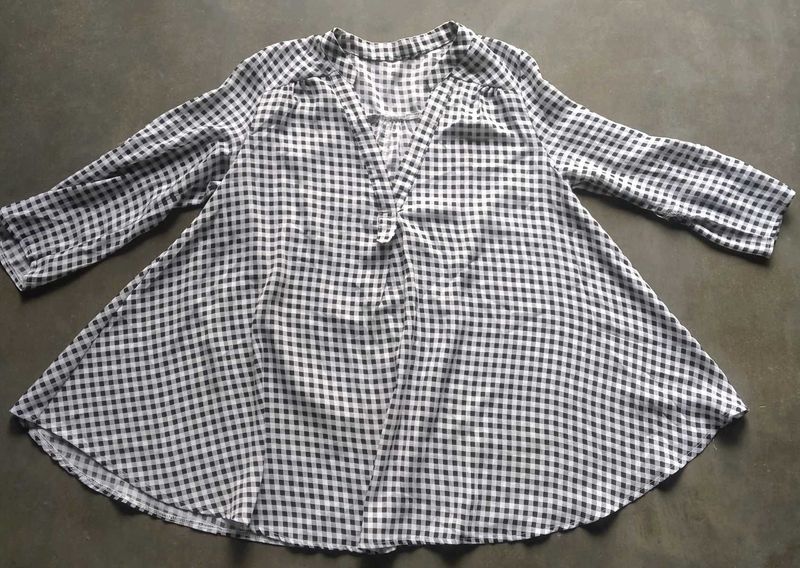 Chic Gingham Tunic Top