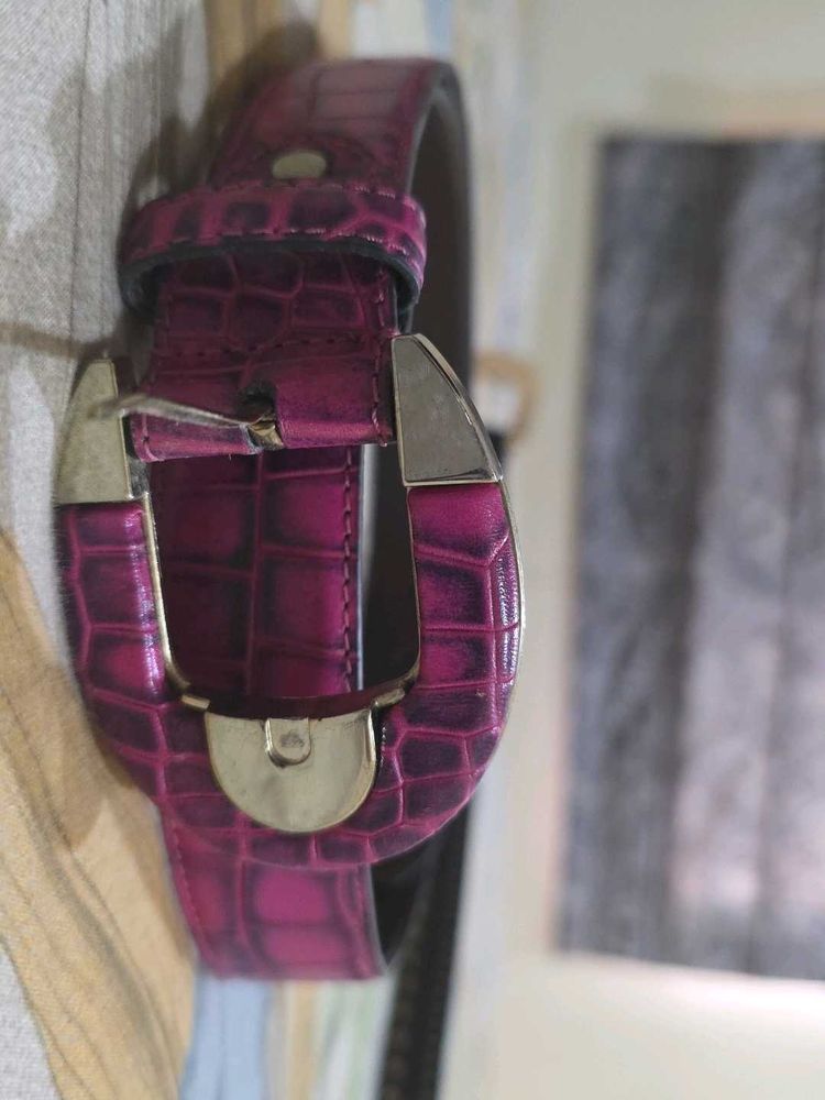 Chic Pink Croc-Embossed Belt