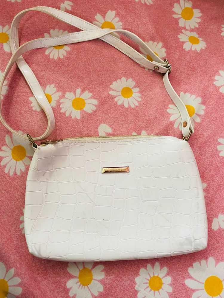 Chic White Croc Embossed Crossbody Bag