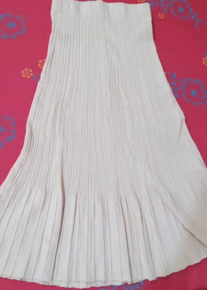 Off White Skirt 🎀