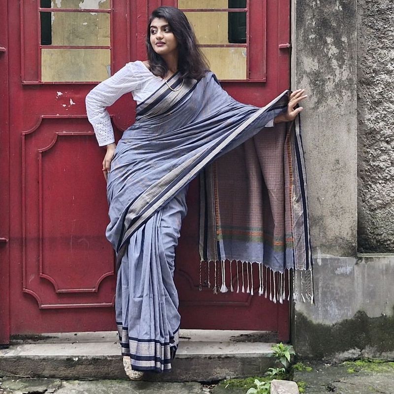 Elegant Khadi Cotton Grey Saree