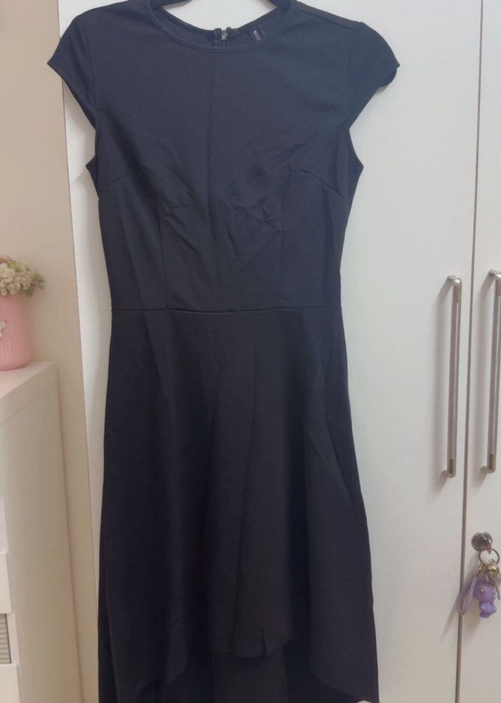 Classic Black Cap Sleeve Dress