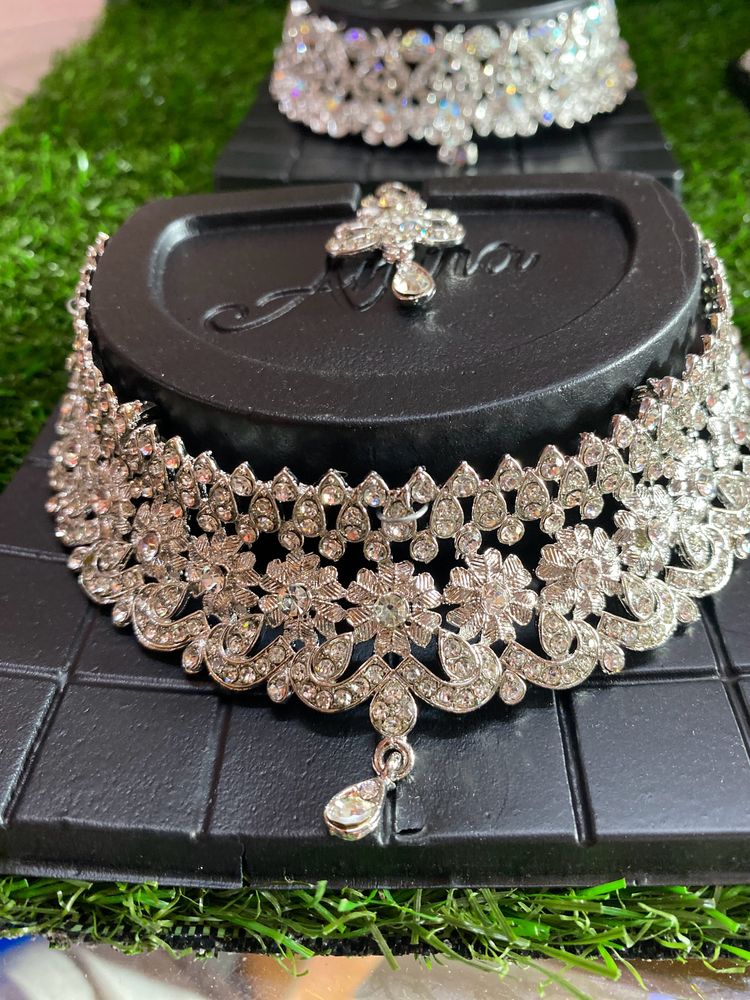 Sparkling Silver Rhinestone Choker