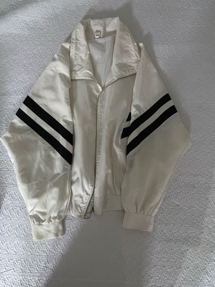 White Wind cheaterJacket with Black Stripes