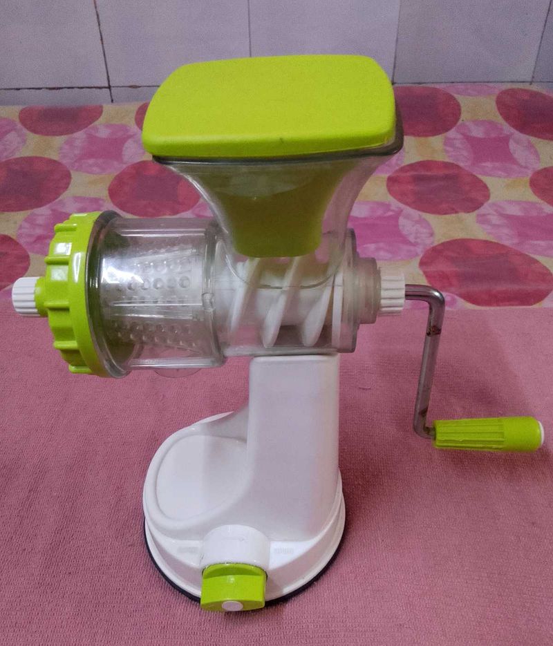Hand Juicer.