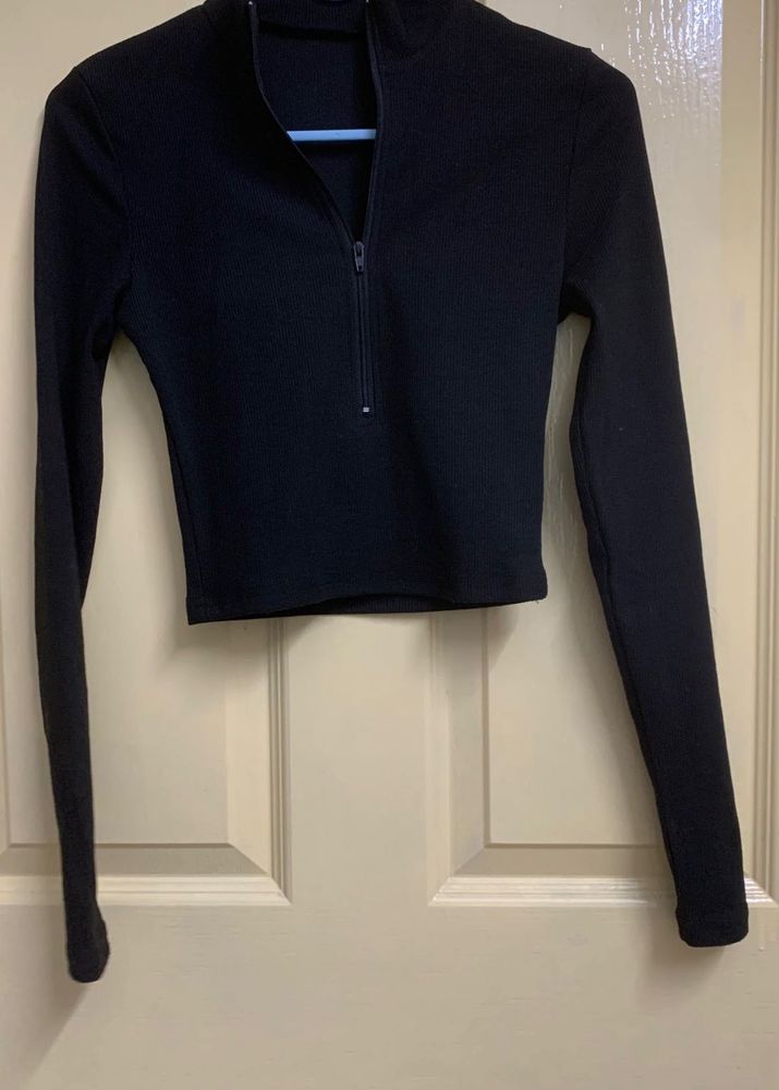 Black Cropped Zip-Up Top