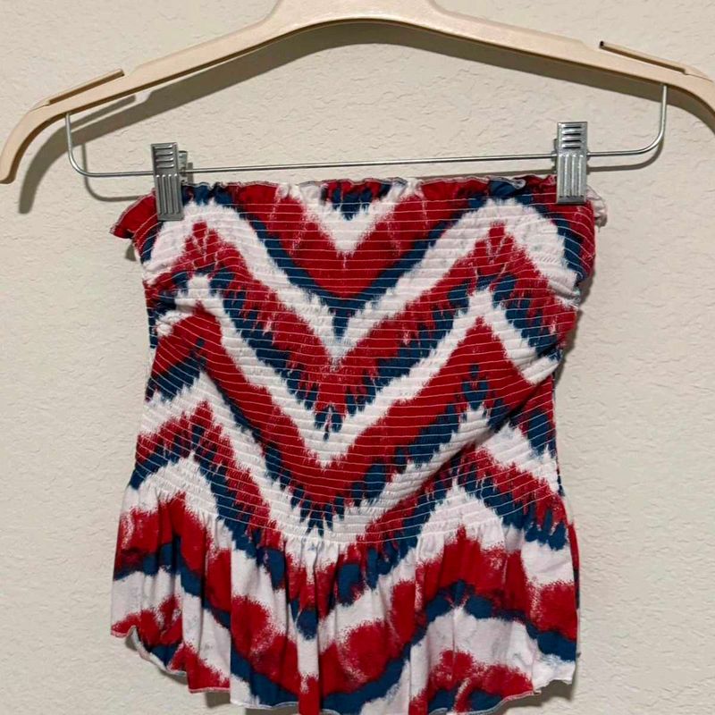 30139. Strapless Smocked Tube Top