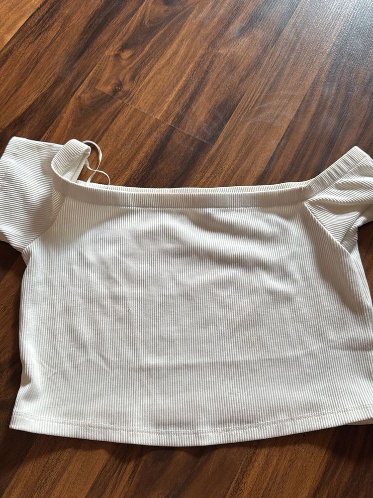 Off-Shoulder Ribbed Crop Top
