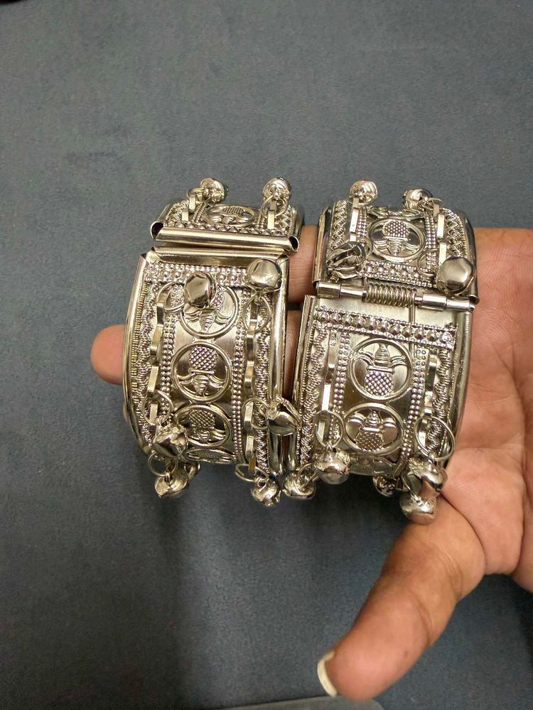 Intricate Silver Tone Ethnic Bangles