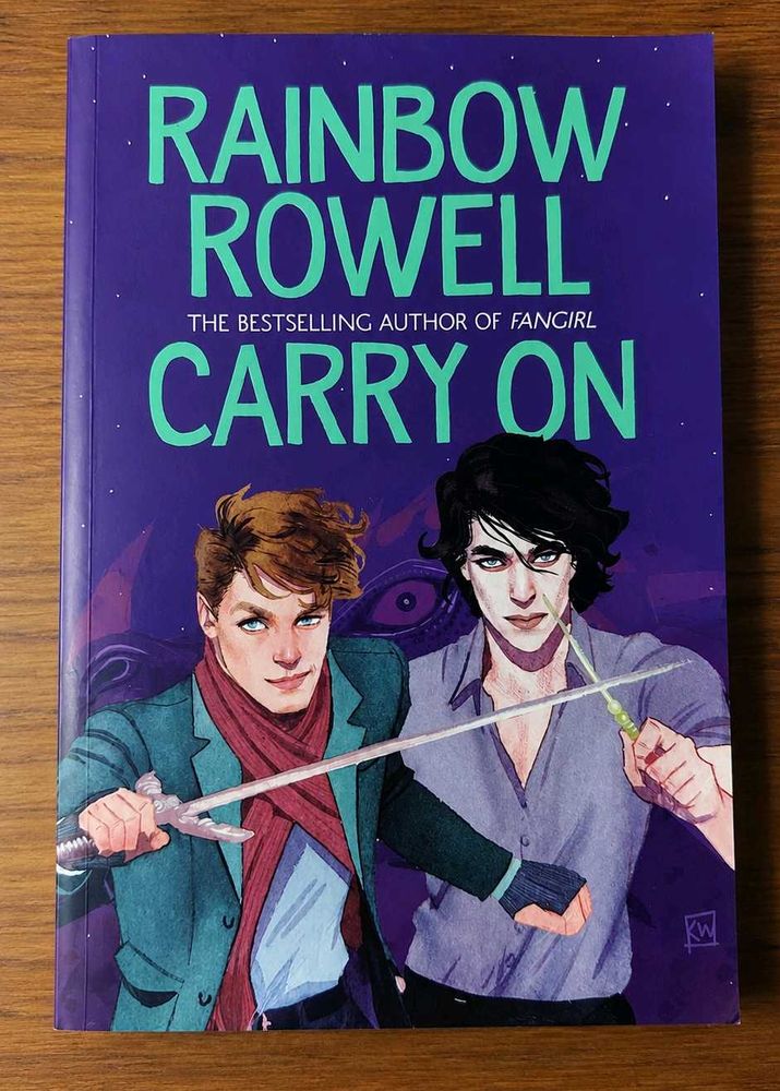 ✨ Original paperback copy Carry On-Rainbow Rowell