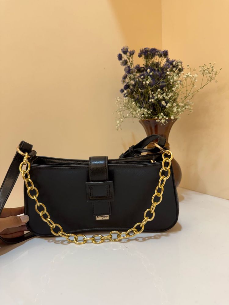 Chic Black Handbag