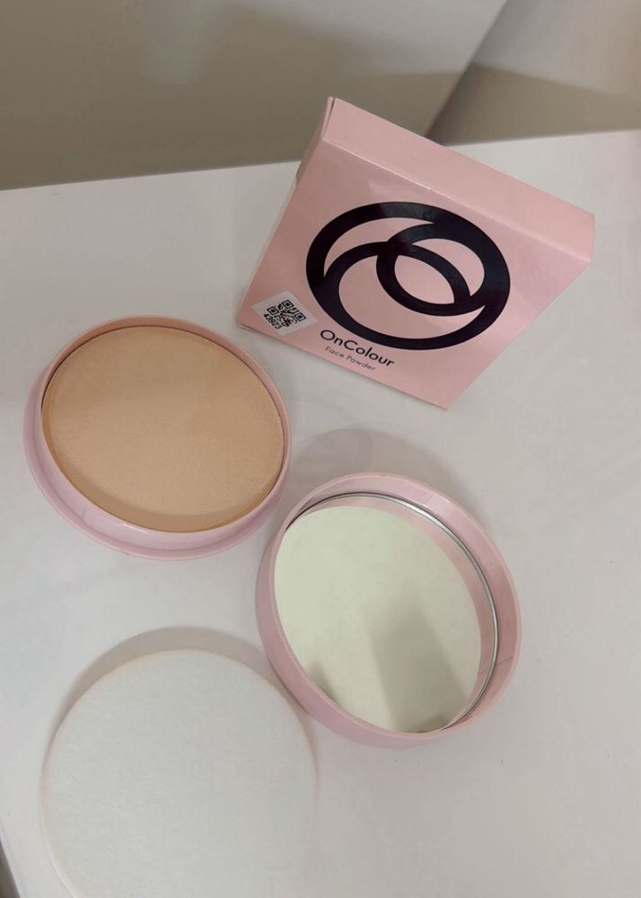 Brand New Oriflame Face Compact Powder (Light)