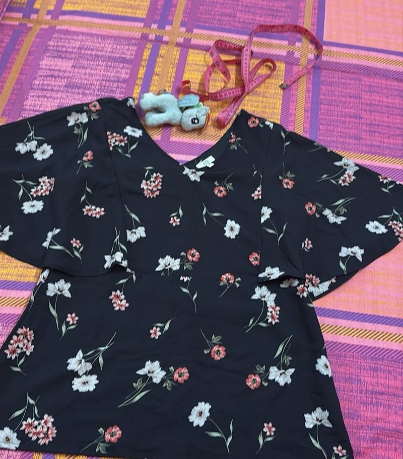Floral Print V-Neck Top