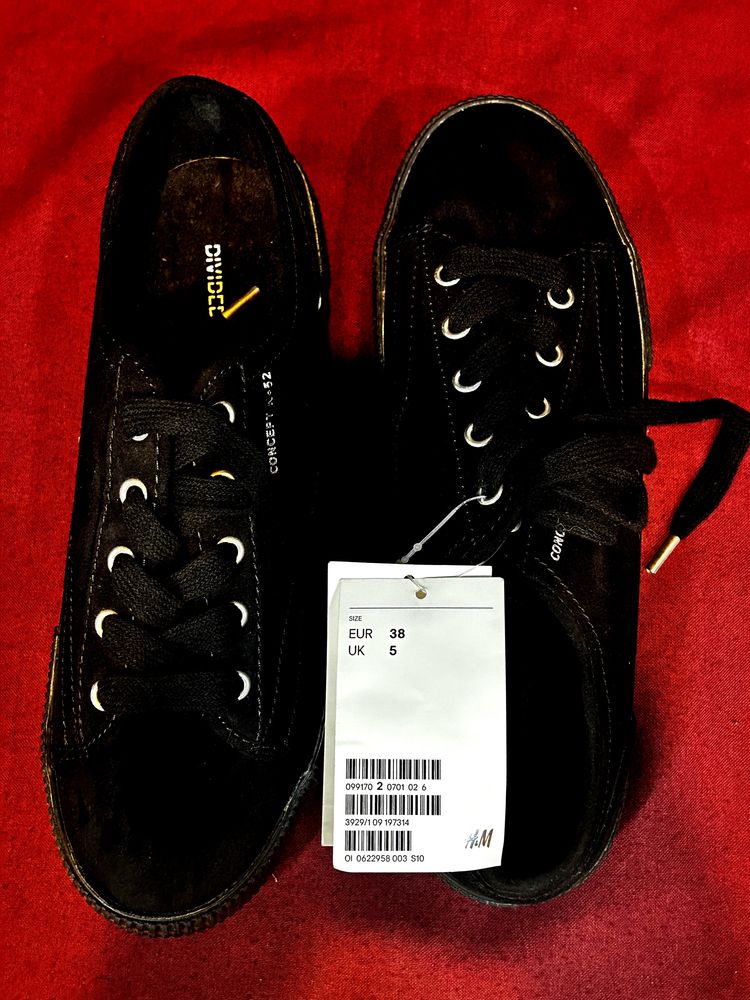 H&amp;M Black Sneakers