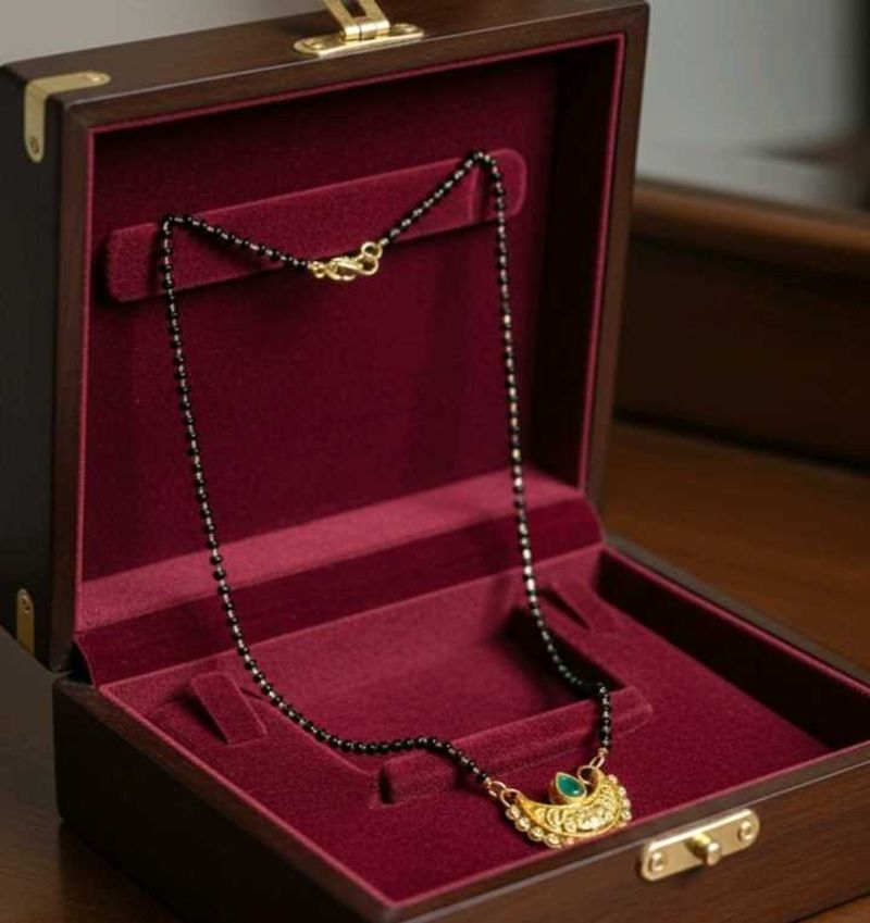 Elegant Gold Mangalsutra with Emerald