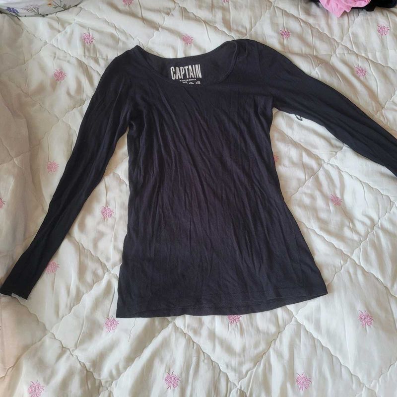 Black captain brand long sleeves